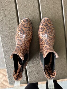 Women’s rain boots